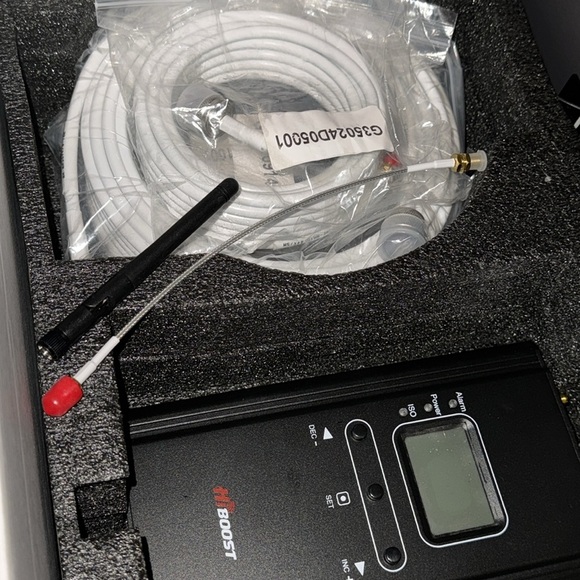 HiBoost 4K Smart Link home office Blk 4K Smart Link Cell Phone Signal Booster - Picture 9 of 16